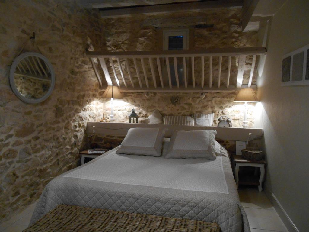 Les Chambres D'Hotes Du Rouyre Realmont Luaran gambar