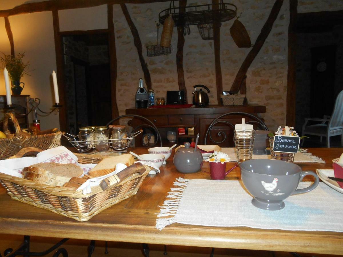 Les Chambres D'Hotes Du Rouyre Realmont Luaran gambar