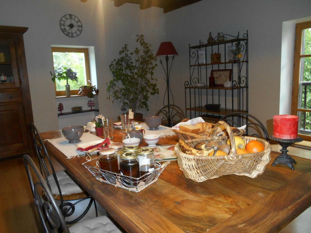 Les Chambres D'Hotes Du Rouyre Realmont Luaran gambar